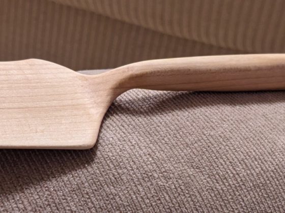 Profile view of maple spatula